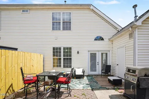 201 Commons Drive Holly Springs NC 27540