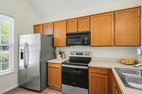 201 Commons Drive Holly Springs NC 27540