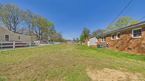 1506 Cadiz Street Burlington NC 27217