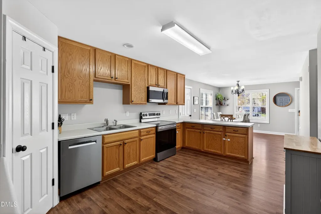 104 Braxton Village Way Holly Springs NC 27540