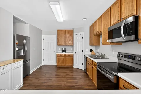 104 Braxton Village Way Holly Springs NC 27540