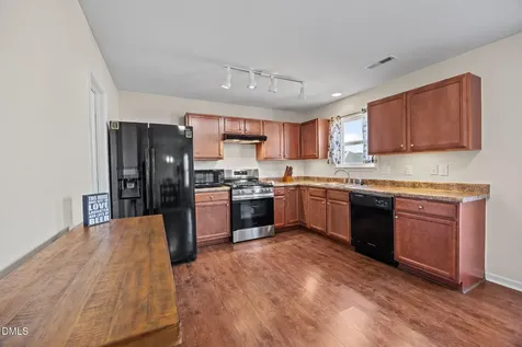 4813 Cutstone Court Raleigh NC 27610