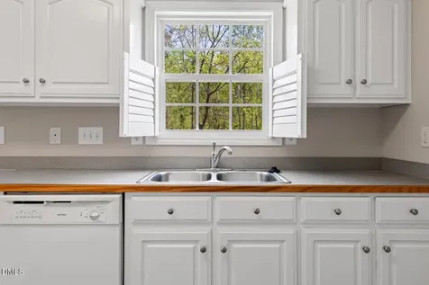 202 E Sebastian Court Mebane NC 27302