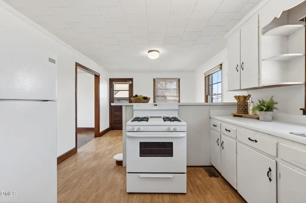 1020 S Pollock Street Selma NC 27576