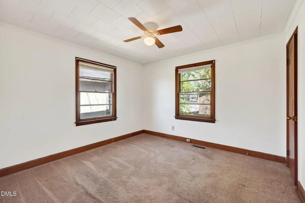 1020 S Pollock Street Selma NC 27576