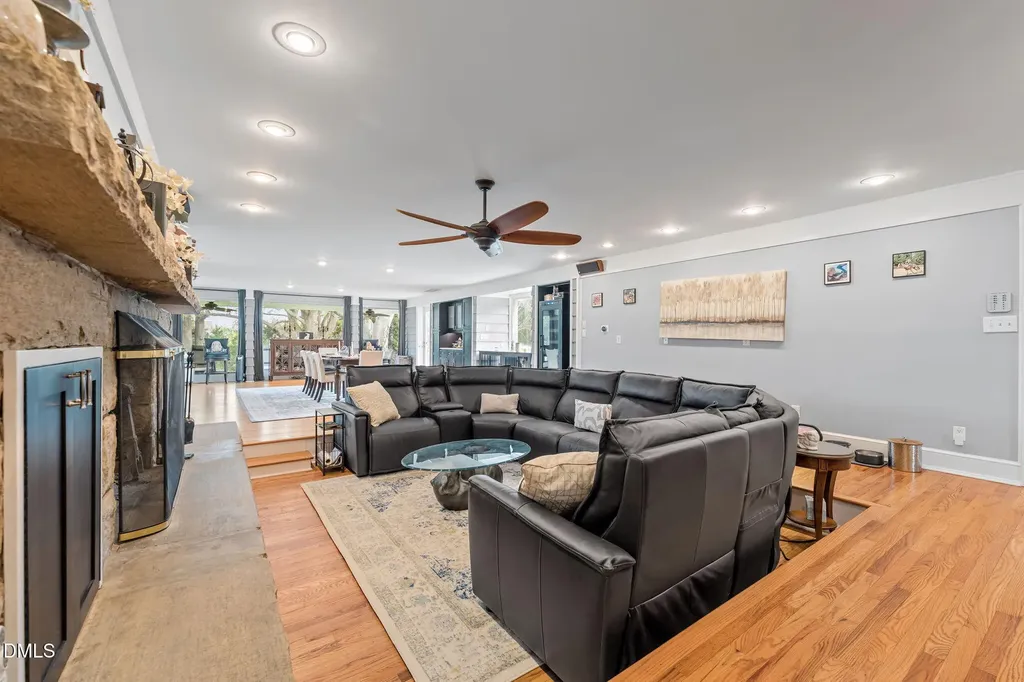 1822 Cherry Lane Haw River NC 27258
