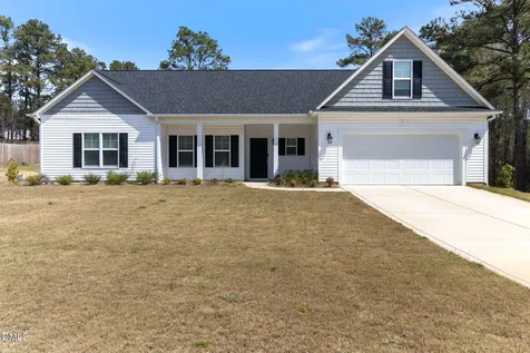 111 Sugarberry Spring Lake NC 28390