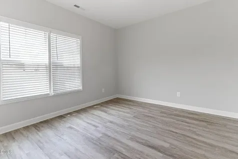 111 Sugarberry Spring Lake NC 28390