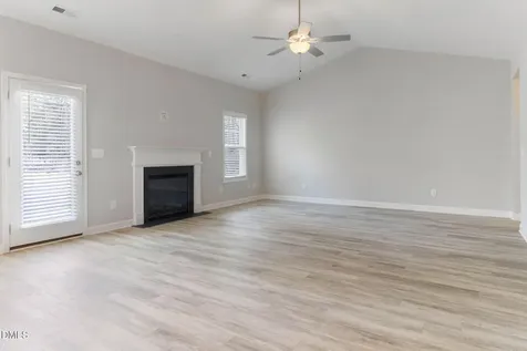 111 Sugarberry Spring Lake NC 28390