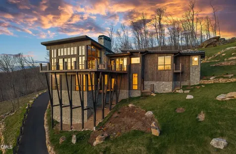 404 Silver Eagle Trail Banner Elk NC 28604