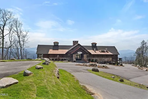 404 Silver Eagle Trail Banner Elk NC 28604