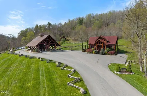 404 Silver Eagle Trail Banner Elk NC 28604