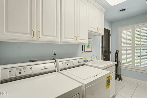 2709 Lochmore Drive Raleigh NC 27608