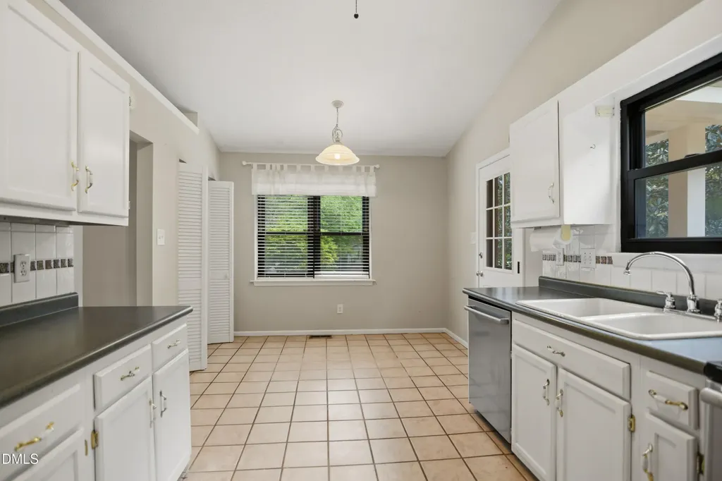 5609 Groomsbridge Court Raleigh NC 27612