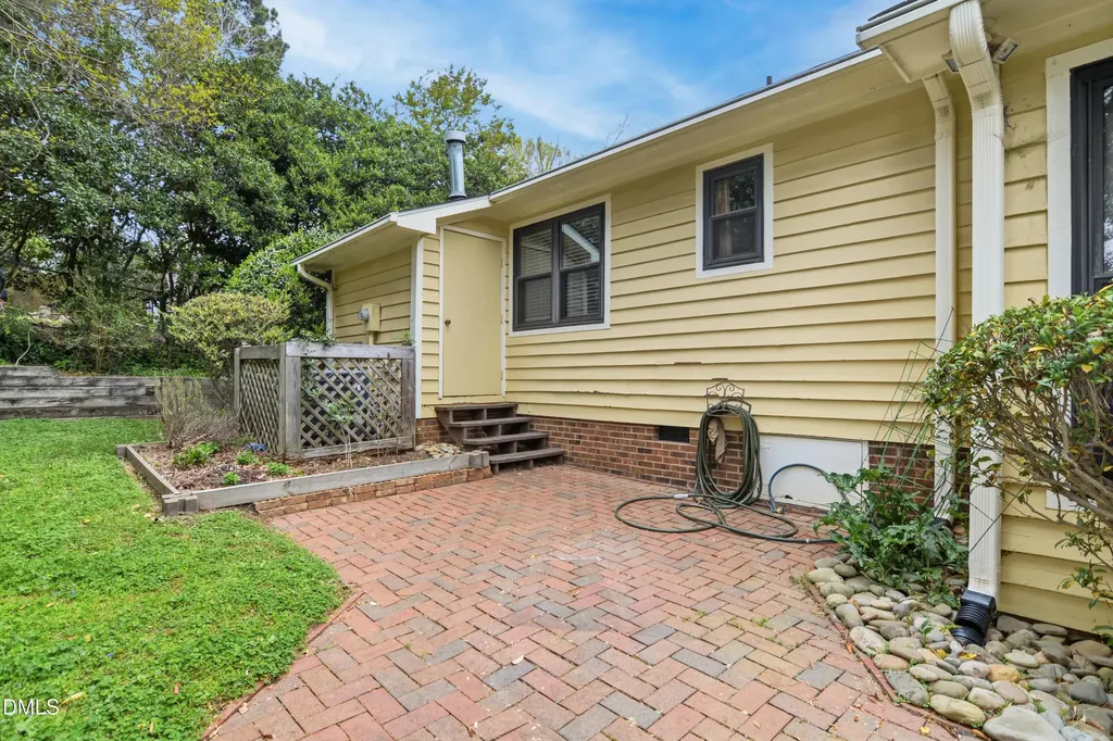 5609 Groomsbridge Court Raleigh NC 27612