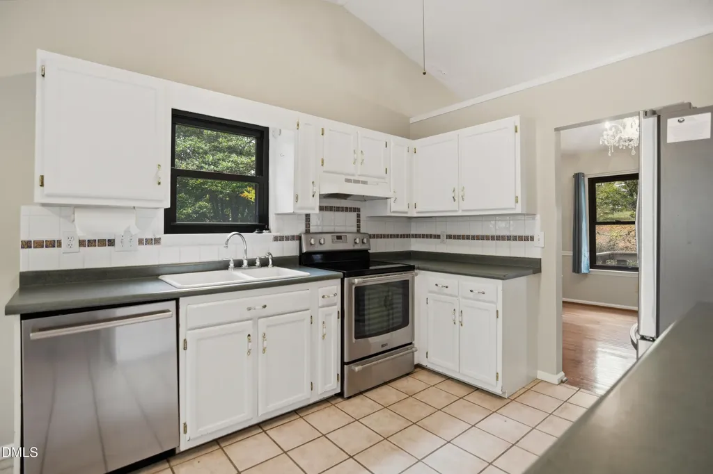 5609 Groomsbridge Court Raleigh NC 27612