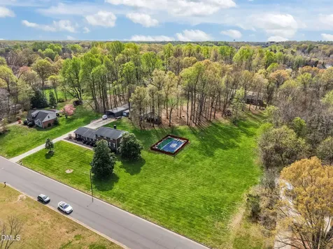 112 E Laramie Drive Mebane NC 27302