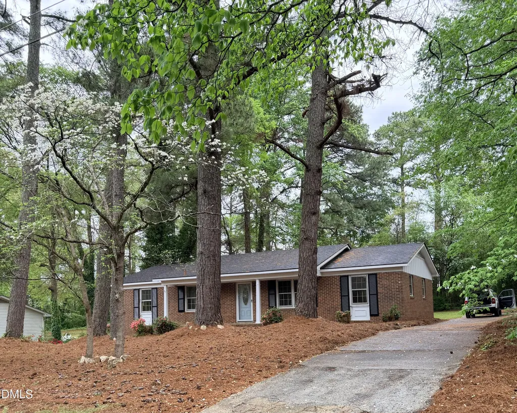 4324 Woodlawn Drive Raleigh NC 27616