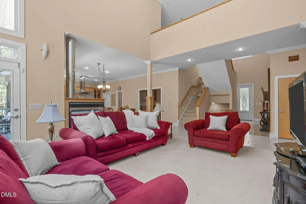 8607 Yorkshire Lane Chapel Hill NC 27516