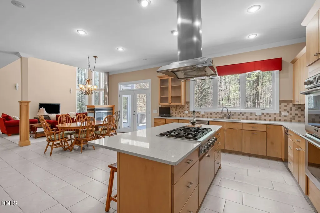 8607 Yorkshire Lane Chapel Hill NC 27516