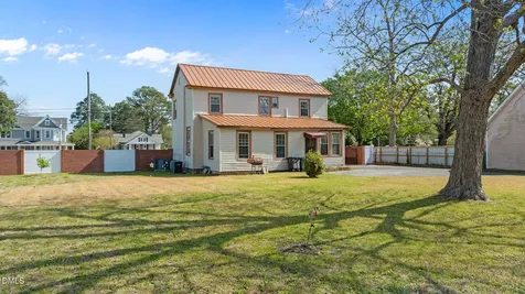 128 E Railroad Street La Grange NC 28551