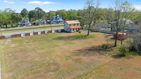 128 E Railroad Street La Grange NC 28551