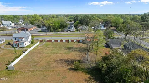 128 E Railroad Street La Grange NC 28551
