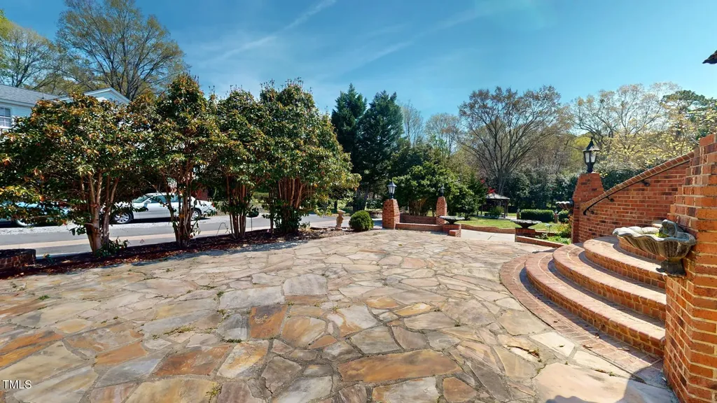 238 N Main Street Wake Forest NC 27587