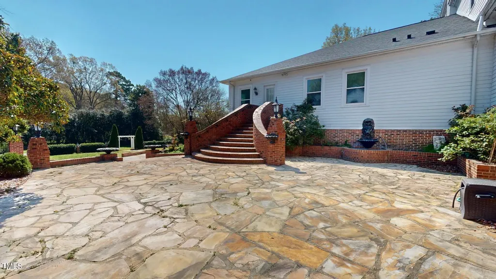 238 N Main Street Wake Forest NC 27587