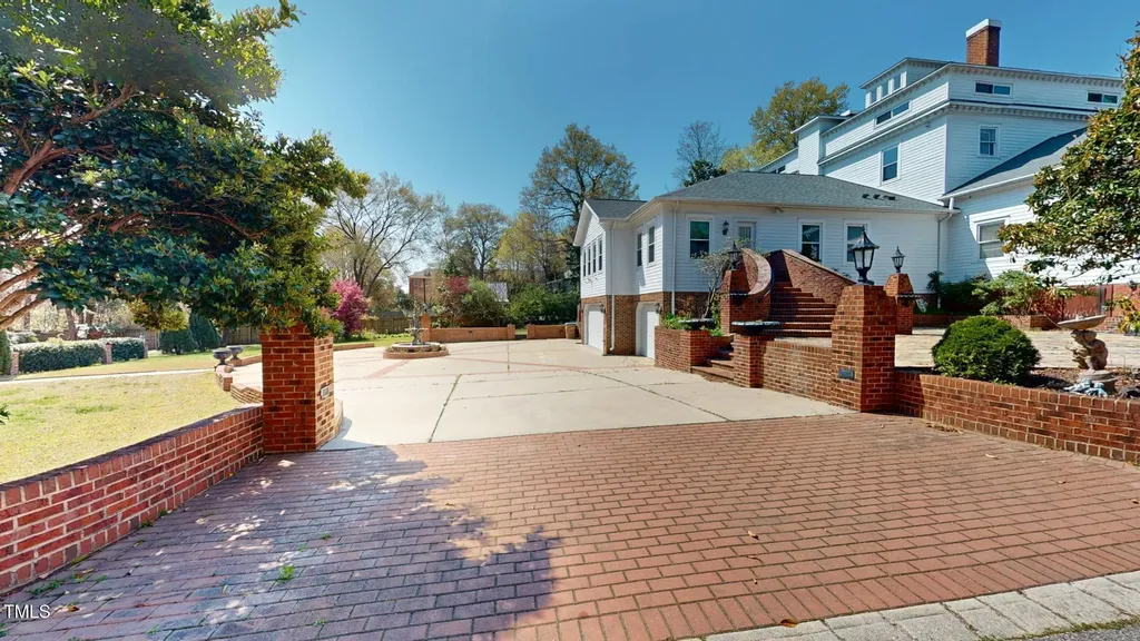 238 N Main Street Wake Forest NC 27587