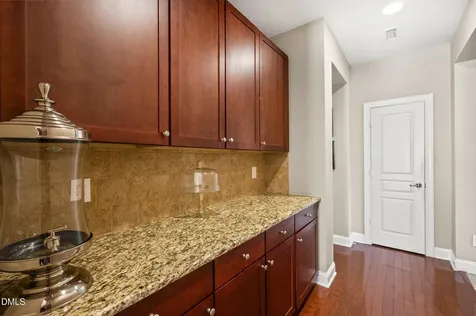 716 Pierside Drive Cary NC 27519