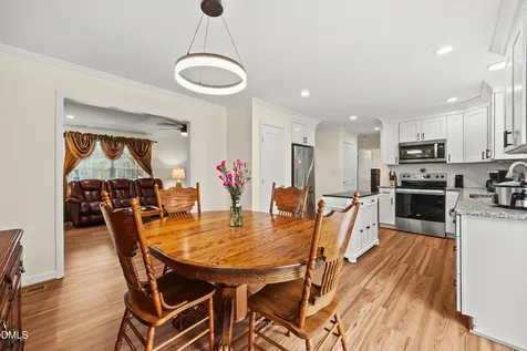 128 Royal Kings Court Winston-salem NC 27127