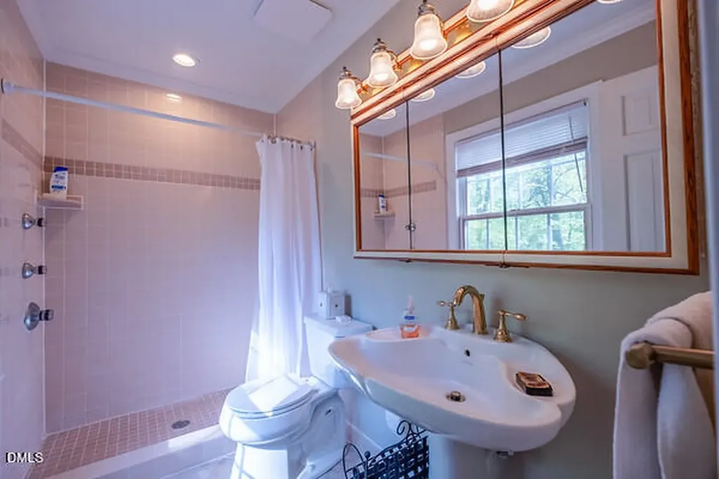 109 Mendel Drive Chapel Hill NC 27514