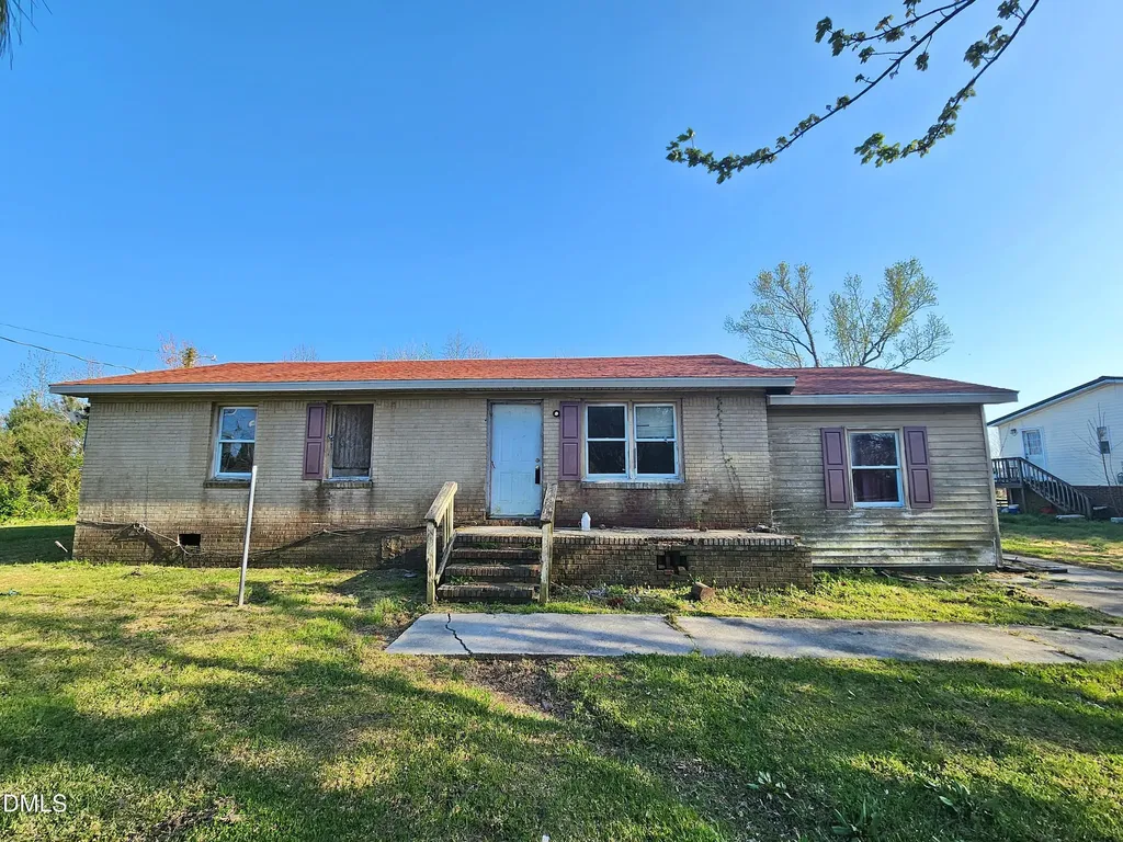 1729 Swamp Road Engelhard NC 27824