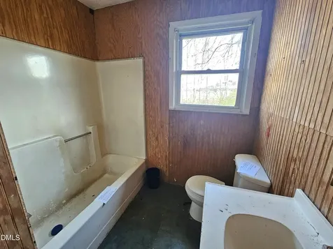 1729 Swamp Road Engelhard NC 27824