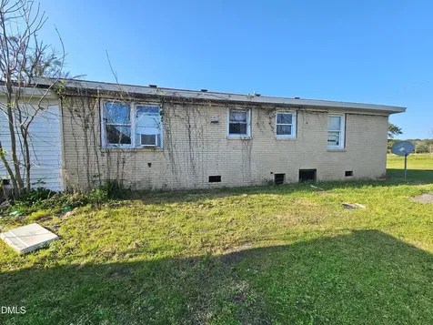 1729 Swamp Road Engelhard NC 27824