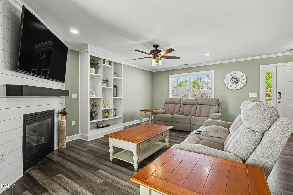 925 Ribbonleaf Lane Fuquay Varina NC 27526