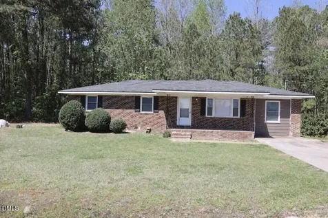 6591 Goldsboro Road Wade NC 28395