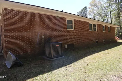 6591 Goldsboro Road Wade NC 28395