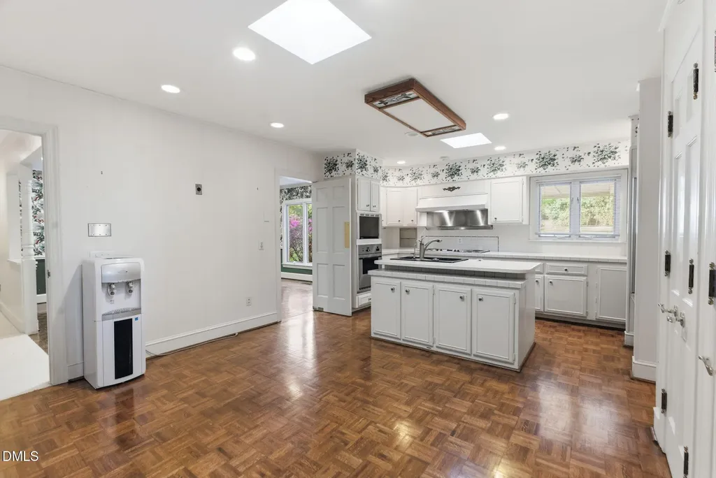 2420 Tyson Street Raleigh NC 27612