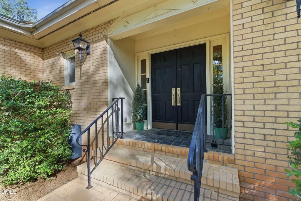 2420 Tyson Street Raleigh NC 27612