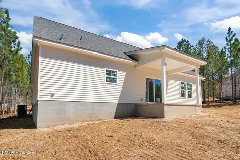 5004 Arcadia Way West End NC 27376