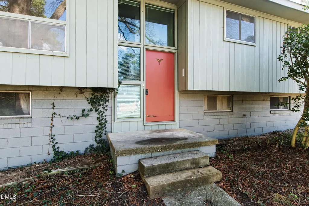 4332 Woodlawn Drive Raleigh NC 27616
