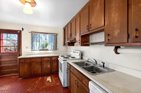 4332 Woodlawn Drive Raleigh NC 27616