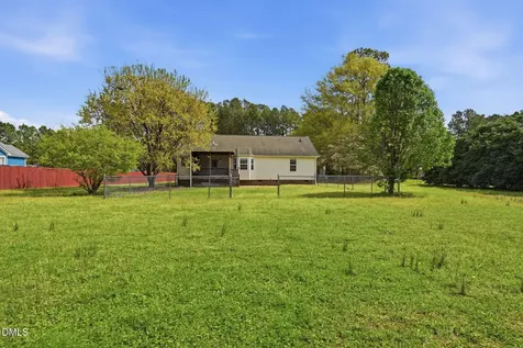 1084 Mclemore Road Clayton NC 27520