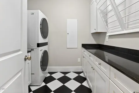 2006 Dalton Road Greensboro NC 27408