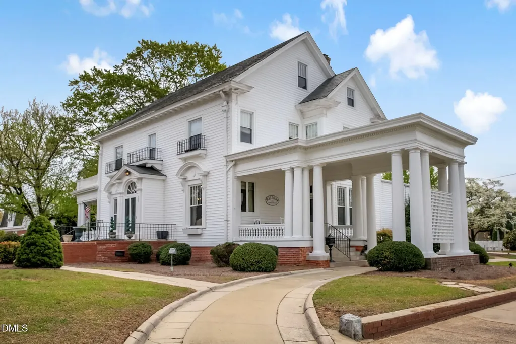 309 W Divine Street Dunn NC 28334