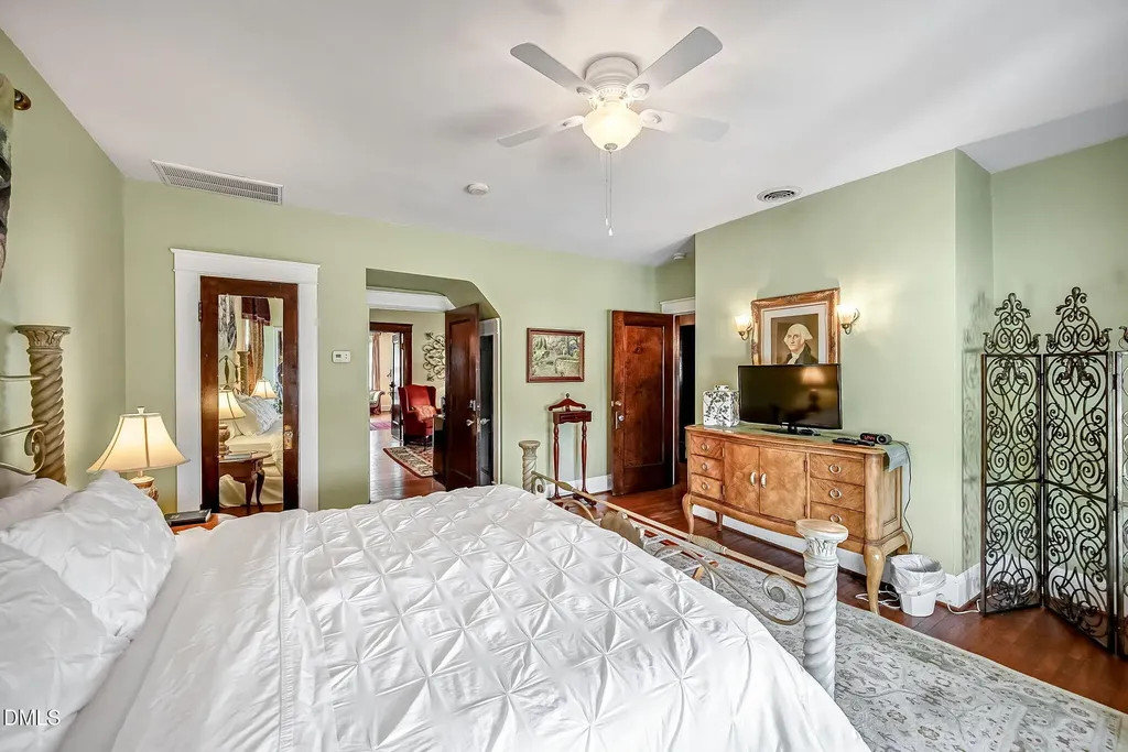 309 W Divine Street Dunn NC 28334