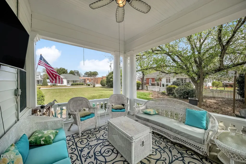 309 W Divine Street Dunn NC 28334
