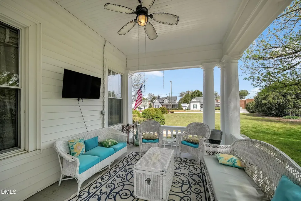 309 W Divine Street Dunn NC 28334